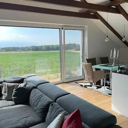 Juwel Am Stadtrand Von Wien קורנויבורג