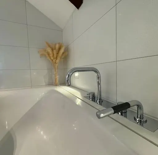 شقة Juwel Am Stadtrand Von Wien *