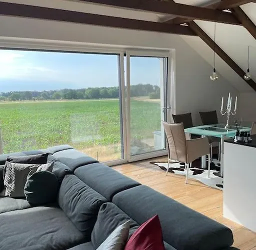 Juwel Am Stadtrand Von Wien كورنيبورغ